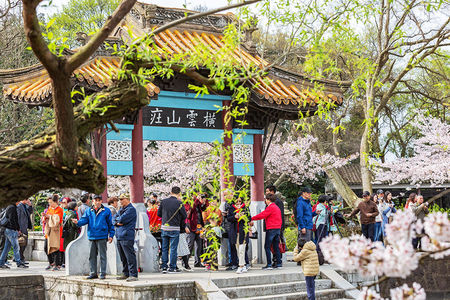汇富平台注册：斛珠夫人方诸为何反对方海市留在都中 方海离开都中愿意揭秘<span